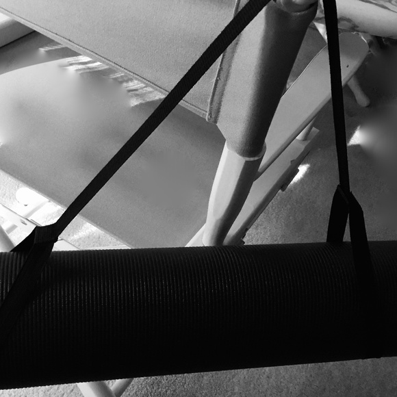 Hugger Mugger TAPAS PERFORMANCE Thick Grippy Soft Yoga Mat - Picture 9 of 9